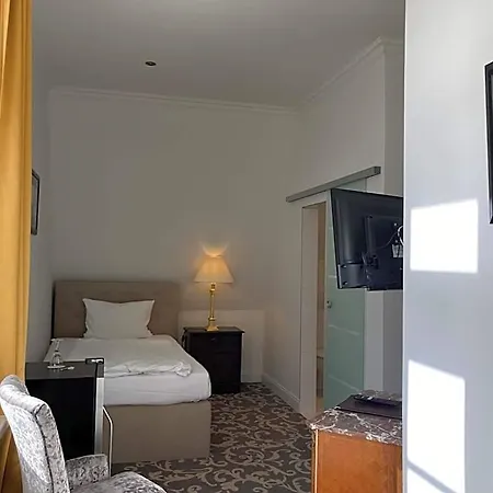 Kurhaus Hotel *